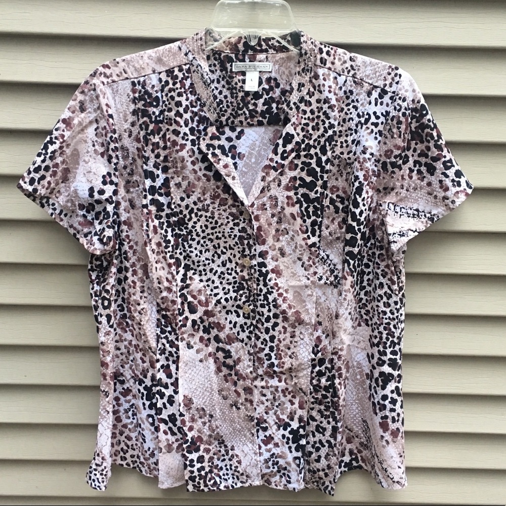 EUC Dana Buchman vintage animal print button up blouse top
